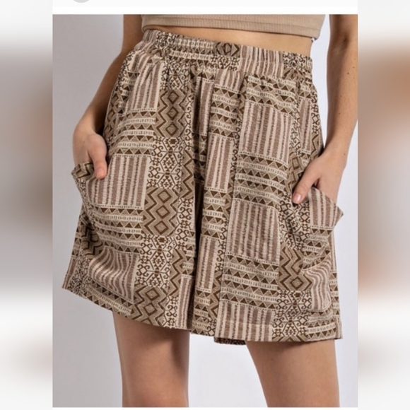 High Waist Aztec Print Shorts - Picture 4 of 4
